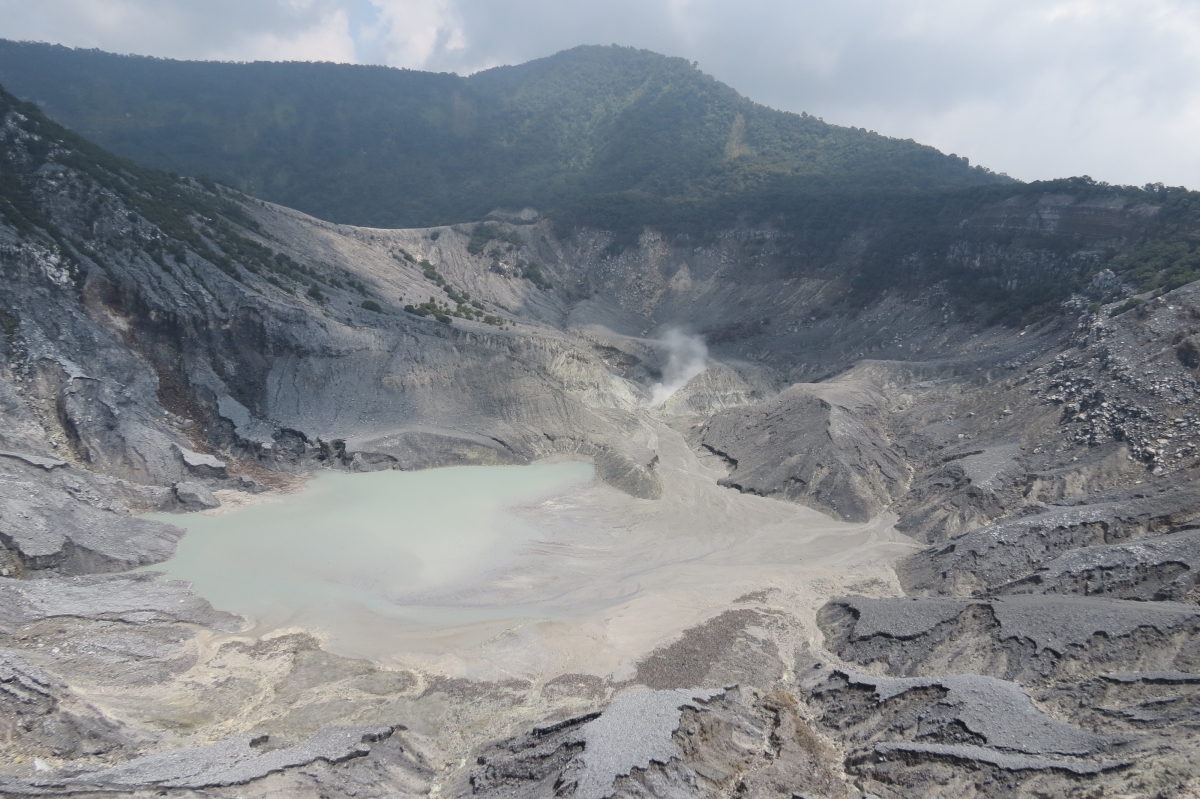 Tanhkuban Prahu Volcano (Java)